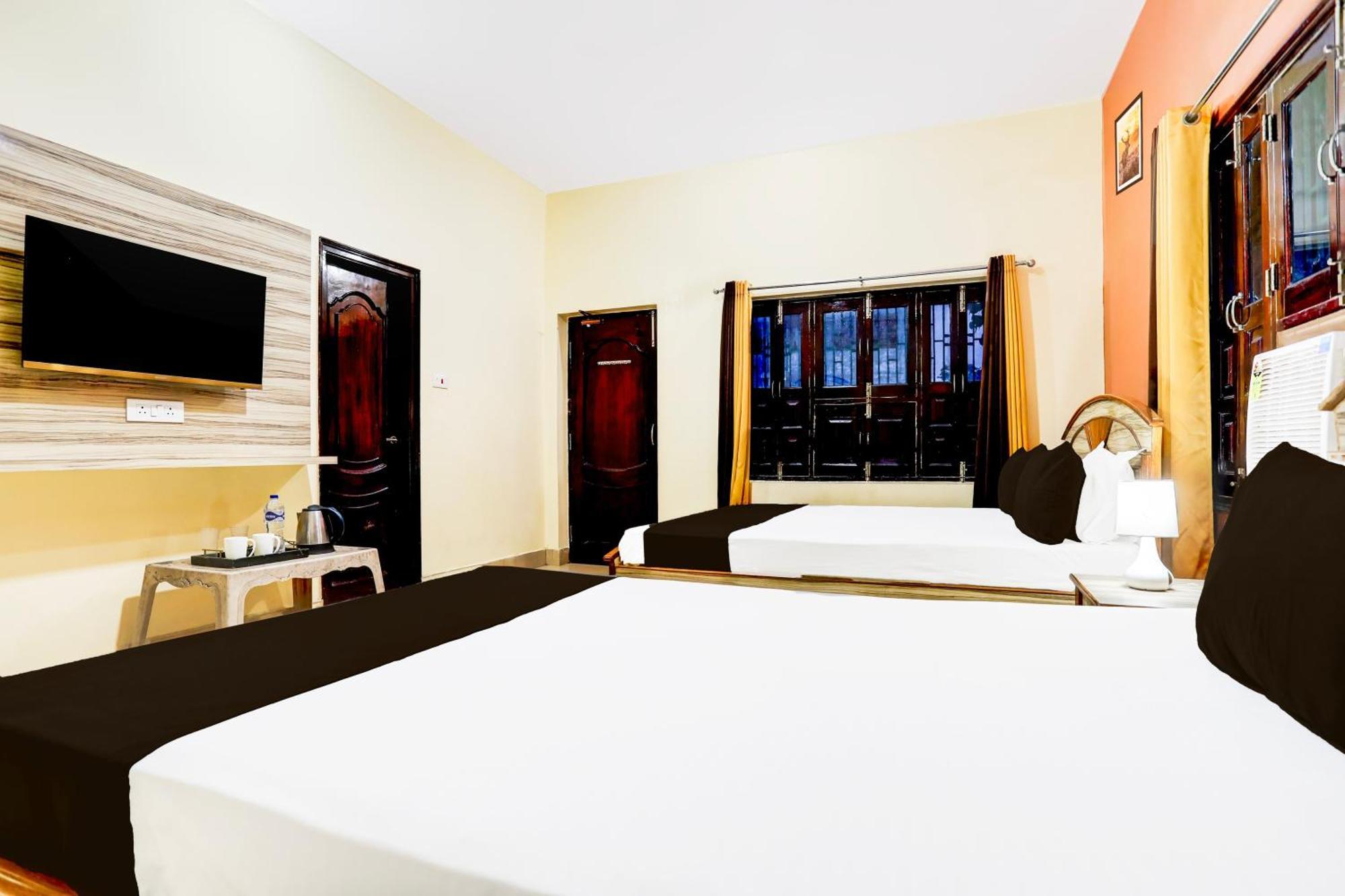 Hotel O R B Palace Benares Buitenkant foto