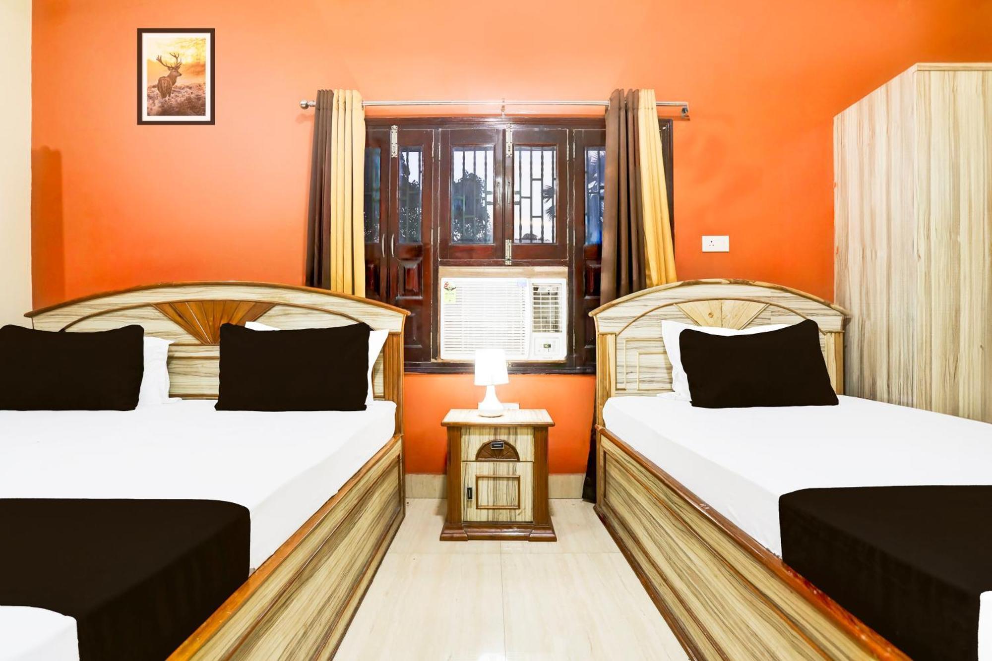 Hotel O R B Palace Benares Buitenkant foto